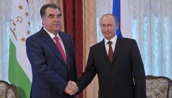 Эмомали Рахмон и Владимир Путин провели дружественную беседу