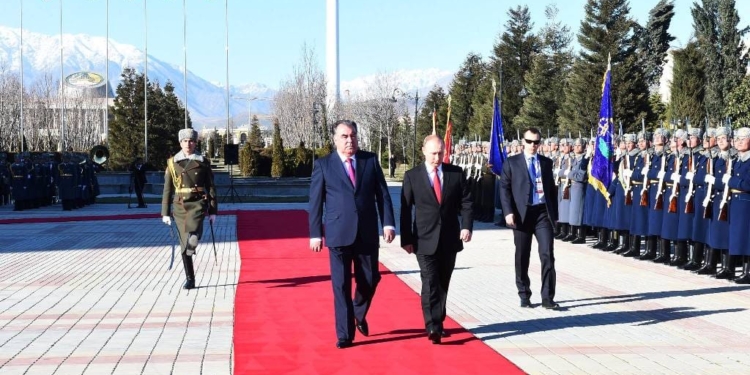 Владимир Путин прибыл в Душанбе. Фото пресс-службы Президента РТ