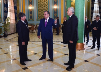 Президент посетил Международный аэропорт Худжанда