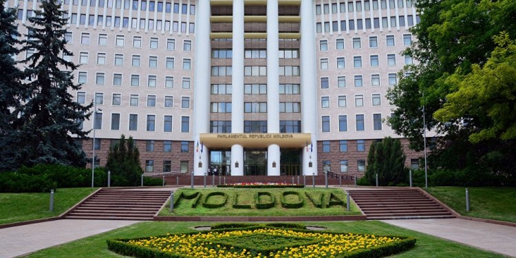 Молдавия отзывает своего посла в Таджикистане и России