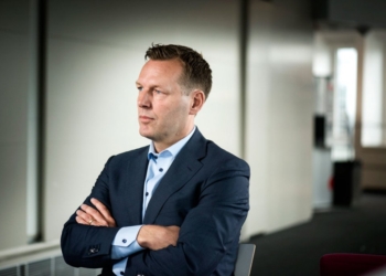 Компании Telia пожаловалась, что не может продать акции Tcell в Таджикистане