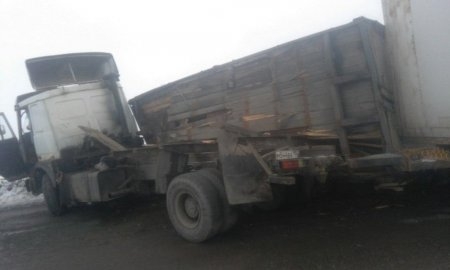 Гражданин Таджикистана погиб в ДТП на автодороге Бишкек-Ош