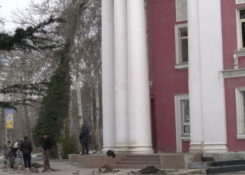 В Душанбе начался снос  двух зданий советской эпохи