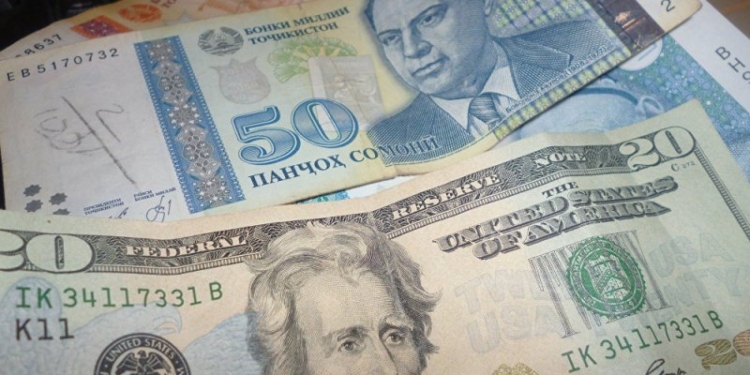 Сомони, после безостановочного падения, укрепился на один пункт