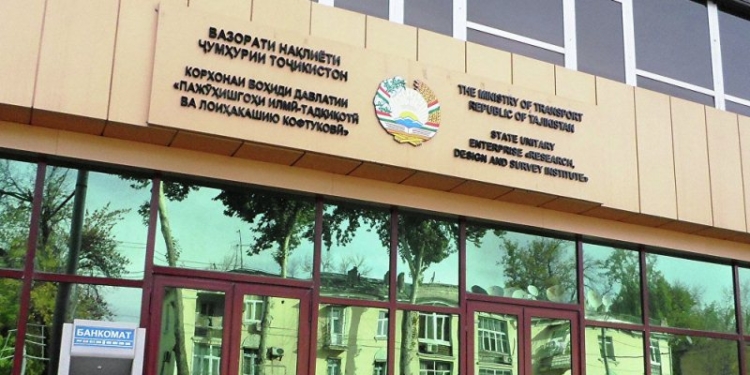    Авиационные власти Таджикистана обвиняют своих российских коллег в нарушении пунктов соглашения о воздушном сообщении