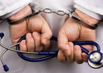 На севере Таджикистана задержан врач, из-за халатности которого умер ребенок