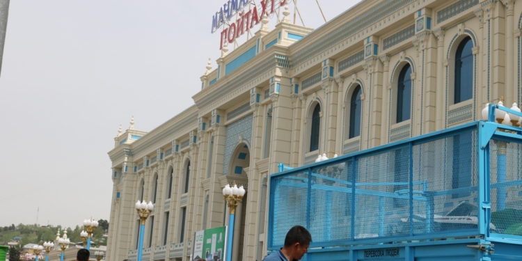 Выставка-ярмарка продукции промышленных товаров Республики Узбекистан.