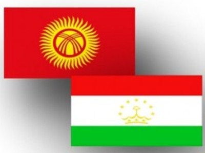 flag-kirgizii-sverkhu-i-tadzhikistana