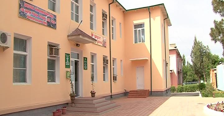 В Б.Гафурове достраивают медицинский центр и спортивные объекты