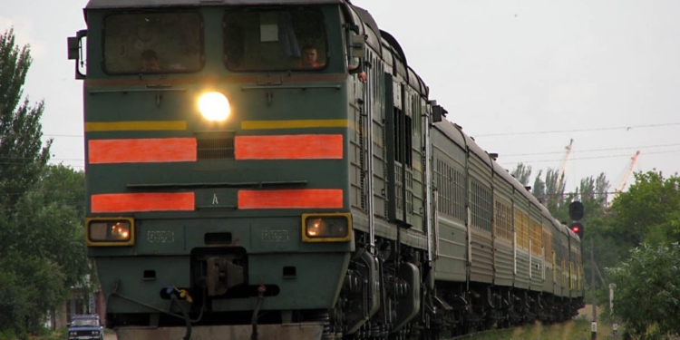Житель района Рудаки погиб под колесами тепловоза