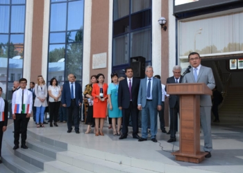 В Душанбе проходит образовательная выставка Казахстана