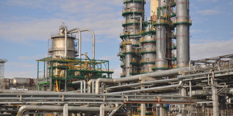 Срок пуска первой очереди нефтезавода в Дангаре вновь отложили