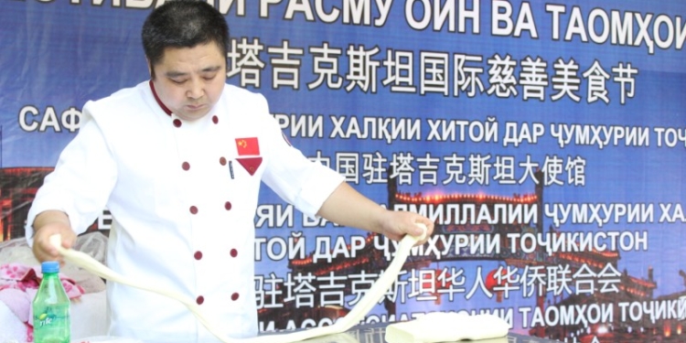 В Душанбе прошел фестиваль национальных блюд зарубежных стран