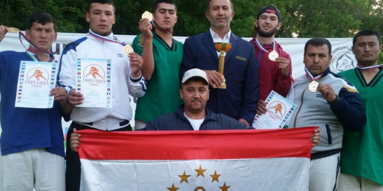 Сборная Таджикистана по борьбе на поясах завоевала «золото» Кубка мира