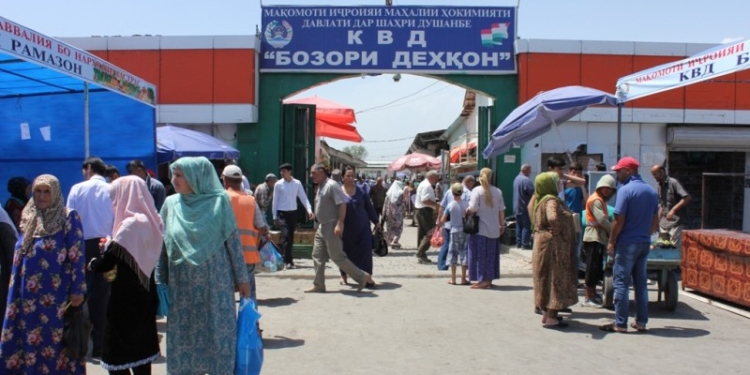 В Душанбе «по собственному желанию» уволены директора двух крупных рынков