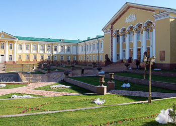 Глава Согда поручил завершить благоустройство Дворца Арбоб