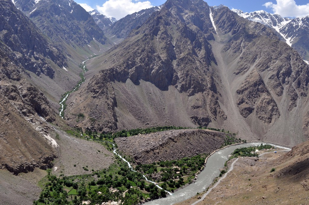 Насчет таджикистана. Горно-Бадахшанская автономная область Таджикистана. Горный Бадахшан Таджикистан. Горный мастчох Таджикистан. Таджикистан Оббурдон.