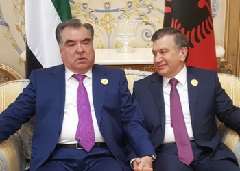 Эмомали Рахмон поздравил Шавката Мирзиёева