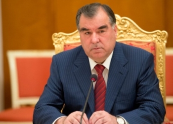 Эмомали Рахмон снял с должности председателя суда Зафарабадского района