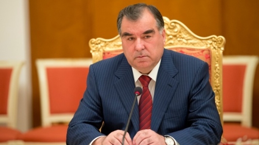 Эмомали Рахмон снял с должности председателя суда Зафарабадского района