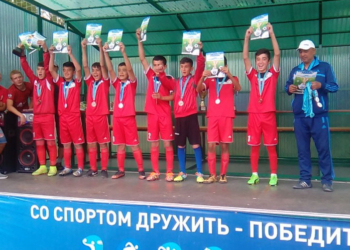 Таджикские гимназисты выиграли турнир «Море футбола» в Чолпон-Ате