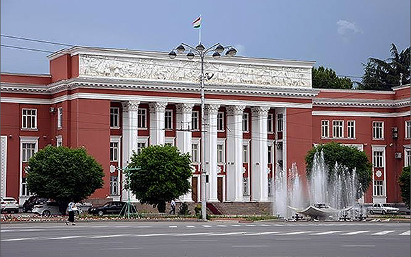 В Душанбе созывается 12-я сессия верхней палаты парламента Таджикистана