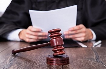 Суд оштрафовал инспектора военного стола, «продавшего» «негодный» военбилет