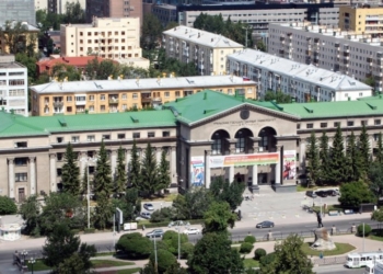 Таджикистан получил 600 книг от Уральского федерального университета