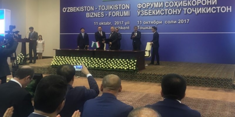 Таджикистан и Узбекистан подписали соглашение о создании Делового совета
