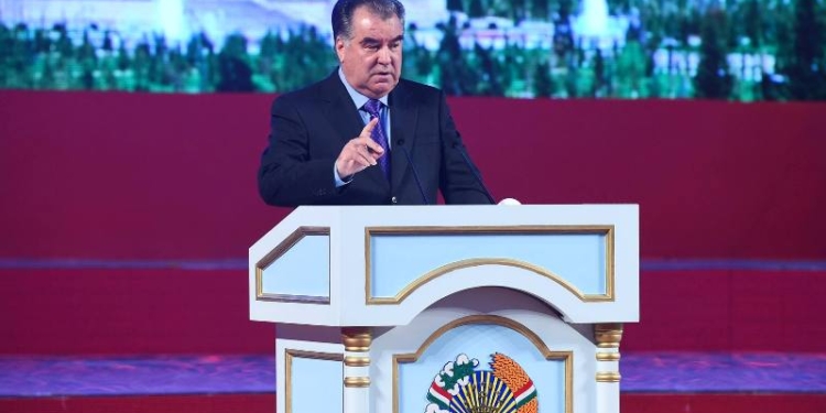 Президент поручил усилить поддержку предпринимателей