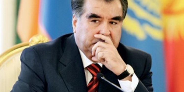 Э. Рахмон выразил озабоченность ростом преступности в районе Рудаки