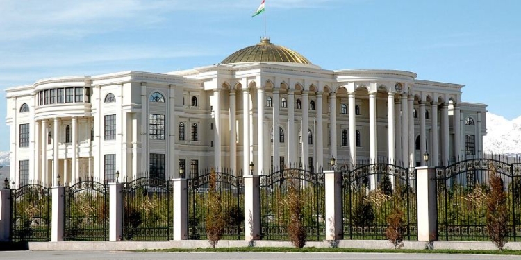 Эмомали Рахмон провел переговоры с братом Эмира Катара в Душанбе