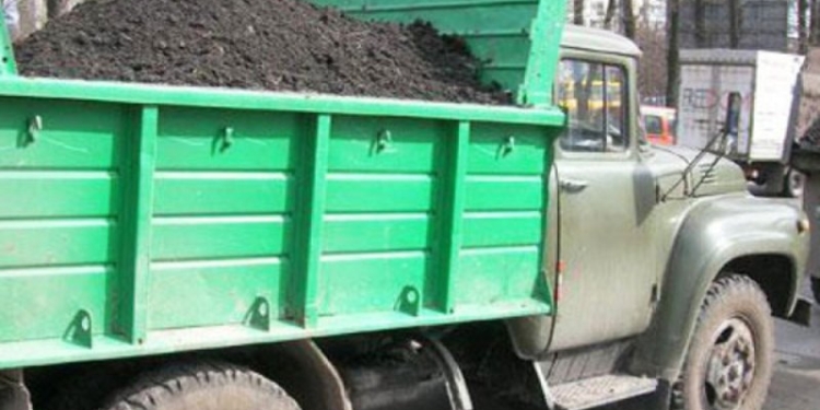 На севере Таджикистана пресечен незаконный ввоз 5 тонн киргизского угля