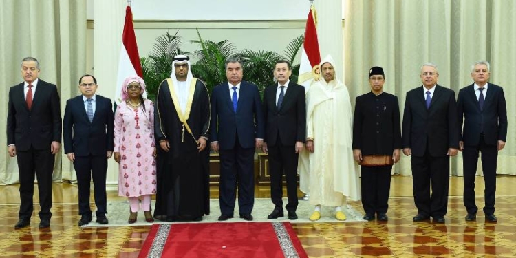 Новые послы 7 стран вручили Верительные грамоты президенту Таджикистана