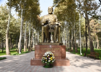 Открытие парка культуры и отдыха имени С. Айни после реконструкции. Фото пресс- службы Президента РТ