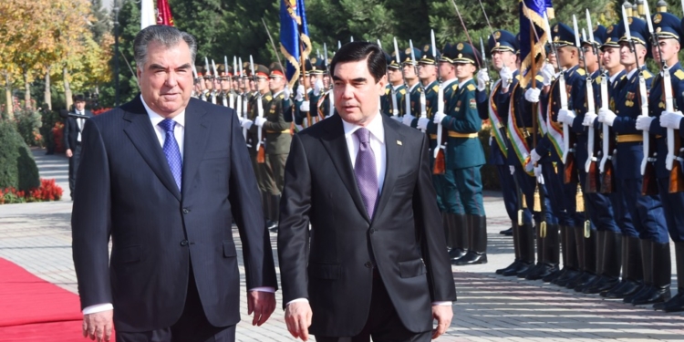 Президент Туркменистана прибыл в Душанбе. Фото пресс- службы Президента РТ