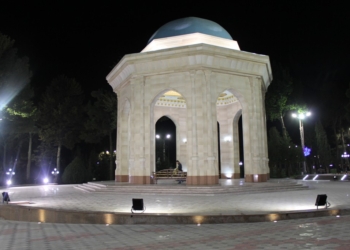 Ночь в парке С. Айни