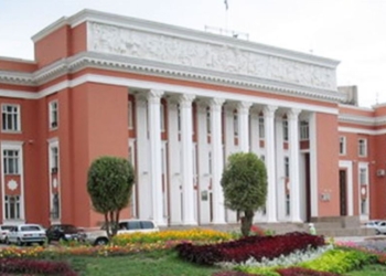 Сенаторы обсудят поправки в закон о статусе столицы и антитабачный закон