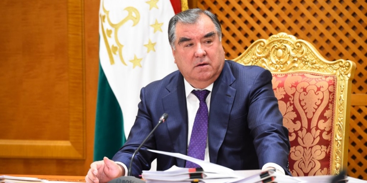 Президент снял с должностей двух судей за нарушения закона и назначил нового директора «Таджикстандарта»