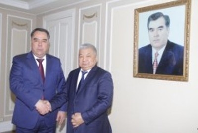 Глава Согда встретился с полномочным представителем правительства КР в Баткенской области