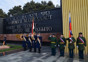 В Душанбе отметили 75-ю годовщину победы в Сталинградской битве