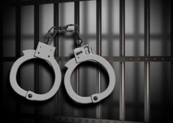 В Душанбе по подозрению в получении взятки задержан следователь ОМВД