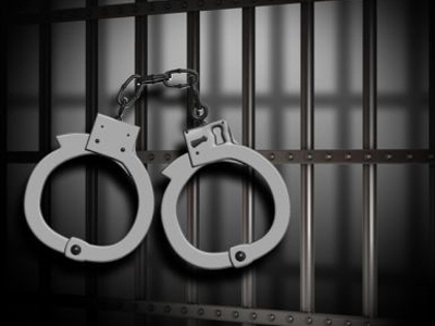 В Душанбе по подозрению в получении взятки задержан следователь ОМВД