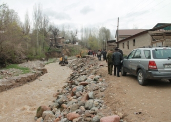 В Аштском районе продолжаются берегоукрепительные работы