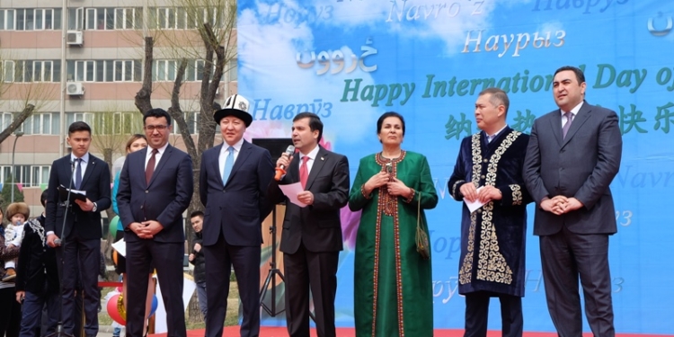 Навруз шагает по Китаю