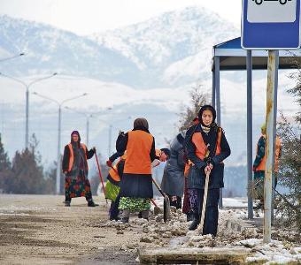 Сотрудницы ЖЭУ и ДЭУ города Душанбе получат по 1 тыс. сомони от столичной мэрии
