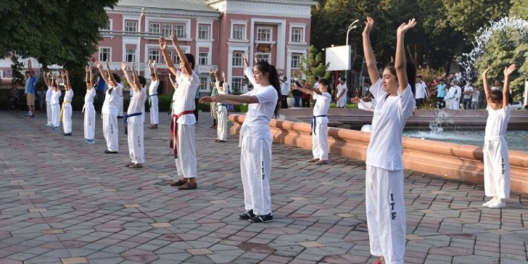 В Таджикистан вернулась «утренняя зарядка»
