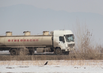 Двое граждан Таджикистана пытались нелегально вывезти из Кыргызстана 24 тонны ГСМ