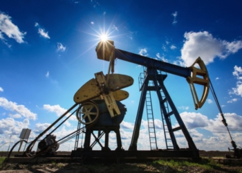 Цена барреля нефти марки Brent впервые с ноября 2014 года превысила $75