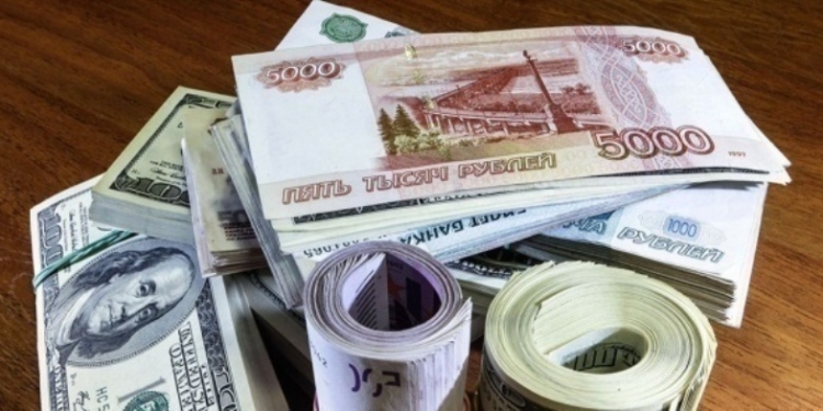 Позиция Сомони по отношению к Доллару и Рублю немного улучшилась